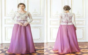 A-Linie Kapellen-Hochzeitskleid, Spitzenapplikation, bodenlanges Strandhochzeitskleid, Perlen-Brautkleid, maßgeschneidertes Hochzeitskleid8250309