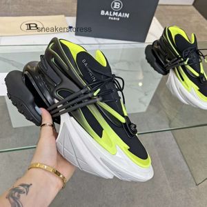 Uzay Top Sole Baalmain Artış 2024 Up Mens Emici Tasarımcı Kalın Ayakkabılar Dantel Kalite Çift Spor Sneaker Şok Unicorn Uzay Aracı Wuts