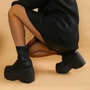 Solid White Black Fashion Overdimensionerad tjock botten Slope Heel Womens Short Boots Waterproof High Platform Elastic Matsutake Single Booten Large Martin B T1TG#