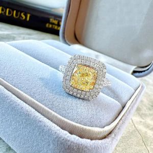 2024 Ins Top Sell Wedding Rings Stunning Luxury Jewelry 925 Sterling Silver Cushion Shape Yellow Gold 5A Cubic Zircon Pave CZ Party Women Eternity Band Ring Gift