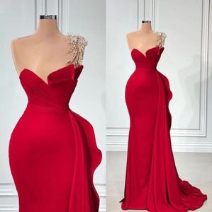 2022 Plus Size One Shoulder Mermaid Sexy Prom Dresses Arabisch Aso Ebi Red Beaded Crystals Satin Evening Formal Party Second Recepti3384874