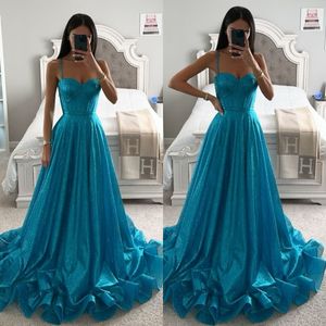 Seeblaues A-Linien-Abschlussballkleid mit glitzernden Spaghetti-Abendkleidern, elegantes Mieder mit Falten, rückenfrei. Formelle Kleider für besondere Anlässe, Partykleider mit Schleppe