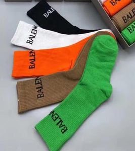 Candy Color Letter Socki na przyjęcie podarunkowe w stylu hip hopu kobiety swobodne bawełniane oddychające skarpetki Wysoka jakość 2577100