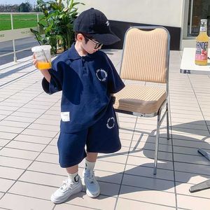 衣類セット衣類セット子供ゴルフ服ファッションキッズ服の男の子サマースーツ半袖シャツ+ショーツベビーハンサムカジュアルC LDD240311