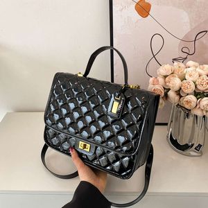 Shop Handbag Promotion Korean Version Xiaoxiangfeng Backpack 2024 Summer New Womens Bag Patent Leather Glossy Caviar Pattern Shoulder Trend