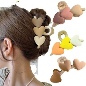 Awaytr Neues Korea Herzform Acrylhaarkrallen Krabben große Perlenklauenklammern für Frau Mädchen Bad Barrette Lady Mode Kopfschmuck