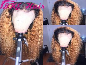 Lång kinky Curly Simulation Human Hair Wig Preplucked Ombre Blond Wig Prepluched Glueless Synthetic spets Front Wigs For Black WOM4041407