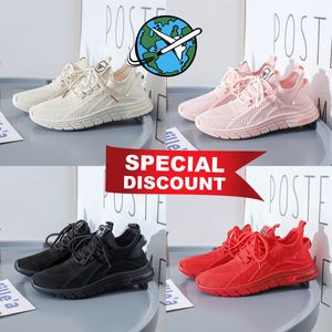 2024 Womens المشي لمسافات طويلة في الهواء الطلق الكلاسيكية الرياضية Mens Mountain Sneakers White Pink Flat Platfor