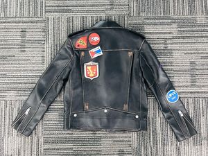 2024 Мужская мотоциклетная куртка из натуральной кожи, уличная куртка из искусственной кожи с вышивкой, трендовое пальто с граффити, роскошное высококачественное пальто в стиле хип-хоп