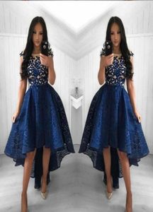 2022 Sexy Azul Marinho Plus Size Cocktail Vestidos Jewel Neck Illusion Lace Apliques Mangas Alta Baixa Curto Prom Dress Homecoming4526442