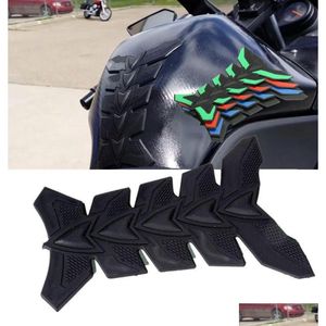 Motorcykelklistermärken Kolfiber 3D Tank Pad Antiscratch TankPad Oil Gas Protector Sticker för Honda Kawasaki Yamaha Suzuki7129368 DRO OT90Y
