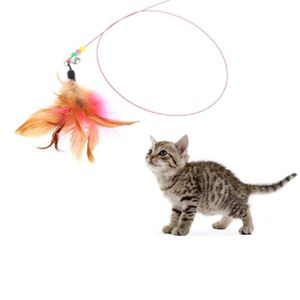 Giocattoli per gatti Giocattolo per animali domestici Design carino Filo di acciaio in plastica Piuma Teaser Bacchetta giocattolo per gatti Prodotti interattivi Animali domestici 90 cm 284 m