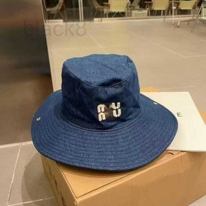 Chapéus de balde de aba larga Designer Cowboy Big Brim Brim Montanhador versátil letra bordada de bordado de sol e protetor solar Hat 8xc4