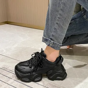 Män kvinnor chunky sneakers casual skor plattform rund tå tjock sula snörning damtränare svart vit äkta läder syntetiska lapptäcke damer höst bb038