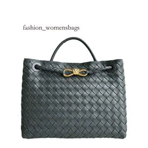 10a 2023 New Woven Women designer Family Borsa a mano con fibbia a 8 linee Borsa a tracolla singola portatile in pelle originale Borsa per documenti ufficiale donna