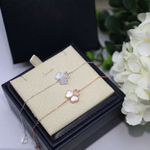 Desginer chopard jewelry Xiao Family Clover Bracelet v Gold Plated 18 k Gold Inlaid Diamond Heart Petal Chopin Bracelet Straight