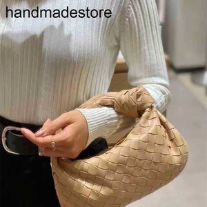 Handbag Bottegvenetas Bag Jodie Designer Knut 2024 Spring och Summer Female Woven Cowhide Ox Horn Dumpling Cloud Shoulder Crossbody