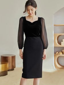 気質黒い偽のツーピースドレス女性秋のドレスフレンチスクエアネックヒップラップスカート240306
