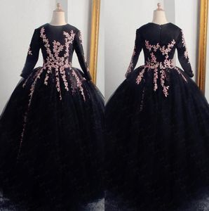 2022 Czarne sukienki Quinceanera z długim rękawem wysoko klejnot kwiecisty aplikacje z koraliki suknie balowe Sweet 15 Sukienka Prom Graduation Formal1340092