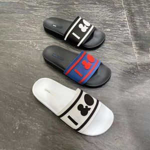 lüks sandal moda terlik katır kadın yaz güneşli kauçuk düz slayt siyah beyaz tasarımcı erkekler rahat ayakkabı havuzu açık plaj sandale loafer kaydırıcılar kız