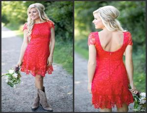 2019 New Red Full Lace Curto Na Altura Do Joelho Vestidos de Dama de Honra Barato Estilo Country Tripulação Pescoço Mangas Mini Backless Damas de Honra Dr5150702