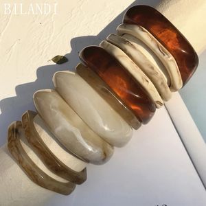 Bilandi Vintage Resin Acrylic Geometric Irregular Square Faceted Bangle Elegant Style Bracelet For Women Jewelery Gift 240307