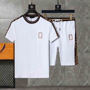 Mens Beach Designers Tracksuits Summer Suits 2024SS Fashion T Shirt Seaside Holiday Shirts Shorts Set Mans 2024 Luxury Set Outfits Sportswears M-3XL