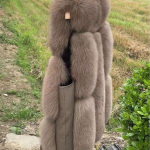 New Haining Fashionable 2023 Fox Vest With True Coat, Large Size Slim Shoulder, Leather And Fur Integrated Women's Wear 2620