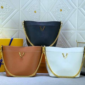 Woman tote bag cowhide Designer bags Luxury Shoulder bags Fashion V twist lock Large interlayer crossbody handbag Removable shoulder strap and chain handle purse