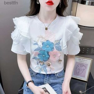 Kvinnors t-shirt Ruffled White T-shirt Kvinnor Kortsslad blommig t-shirt 2023 sommar ny high-end tung broderi blomma chic topp tees 240311