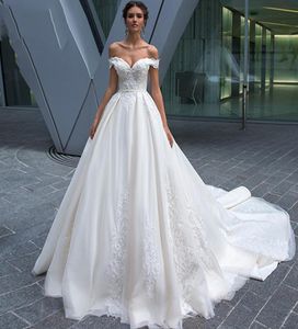 Off Shoulder Lace Appliques ALine Wedding Dresses Bridal Gowns Princess Custom Made Long Robe De Mariage White Garden Ladies Wedd7175015