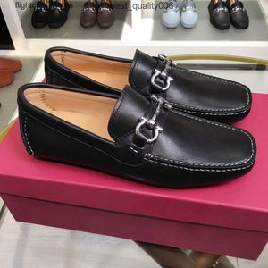 Salvatore Ferragamo Вы Feragamo Ferra e Layer Shoes Abito da uomo Pelle bovina Nero Scarpe casual Business Traspirante Nuovo antiscivolo Calzature per giovani Scarpe a fagiolo Est