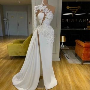 Neue weiße Satin-Abendkleider mit langen Ärmeln, A-Linie, formelles Kleid, Abschlussball-Partykleid, Applikation, Stehkragen, oberschenkelhohe Schlitze, individuell