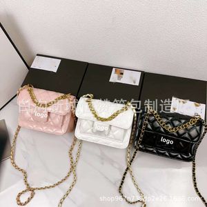 Shop Factory Wholesale 2024 New Lingge Chain Bag Small Fragrant French and Popular One Shoulder Crossbody Womens Western Style Grandma