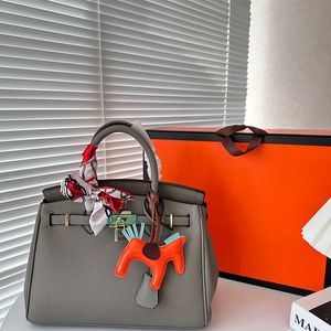 Tasarımcı Tutma Çanta El Crossbody Omuz Torbası Tote Çanta Geri Çevri Geri Deri Çantalar Moda Moda Günlük Stil Büyük Kapasite Çantaları