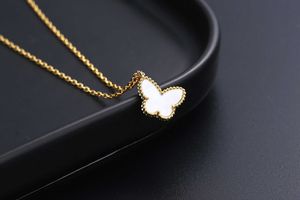 Designer Pendant Necklace Sweet Love Vanca Jade Butterfly Necklace Womens Silver Blue Agate Butterfly Collar Chain with Design Light Luxury Neckchain Bbv0