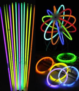 Yenilik Aydınlatma Glow Stick Çok Renkli Bilezik Kolyeleri Neon Partisi Işık Çubuğu Yenilik Oyuncak Vokal Konseri Sticks7389158