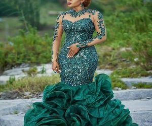 Long Sleeve Mermaid Africa Prom Dresses Dark Green Sequins Lace Ruffle Formal Evening Gowns Sheer Neck Zipper Back Cocktail Dresse9402330
