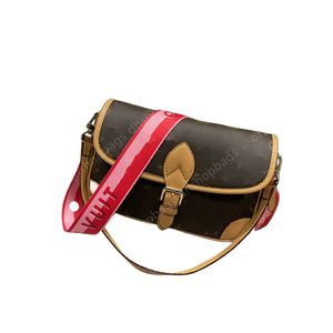 Bolsa feminina bolsa de cavalo feminina ombro único inclinação straddle bolsa mensageiro alça de ombro ajustável bolsa de couro genuíno 5a