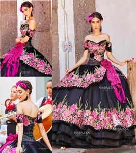 Черное бальное платье Quinceanera Платья с открытыми плечами и вырезом из бисера Многоуровневое платье Sweet 16 с скользящим шлейфом и цветочной аппликацией из органзы Masque9170901