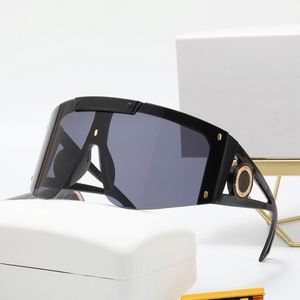 Klassiska solglasögon Mens Fashion Solglasögon Designer Kvinna One Piece Lens Goggles Trend Color Stor storlek Driving Eyewear Spectacle 267W