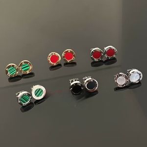 Brincos de ouro CNCV bolo redondo preto e branco leve luxo personalidade masculina e feminina casal celebridade on-line com alta versão de joias para orelha.