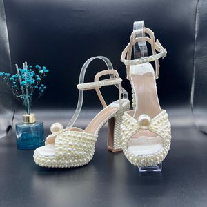 Kvinnors sandaler Pearl Elegant Bridal Wedding Shoes Thick Heels Pearl Leather Women's Sandals Box Storlek: 35-43