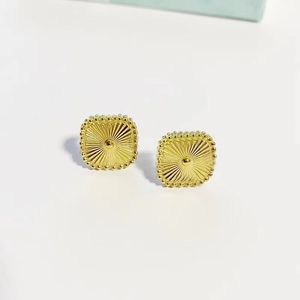 Designer tillbehör ohrringe söta örhängen designer pläterade ros guld silver par örhängen kvinnor färgglada retro röda klöver studs älskar örhänge zb002 i4