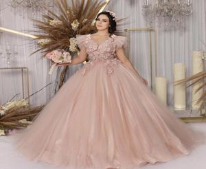 2021 Principessa Abiti Quinceanera Maniche corte Scollo a V Fiori fatti a mano Dolce 16 Abiti da ballo Backless Lungo Tulle Abiti De Fiest1050187