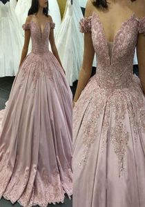 Off the Shoulder Ball Gowns Quinceanera Dress 2023 Embroidery Pärlösa Backless Graduation Dresses Chilliga Prom Dress 6: e klass för SW6024744