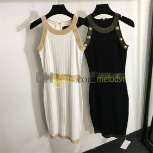 Sexy Neckholder-Kleider, hochelastisch, schmales Strickkleid, Sommer, ärmelloser Westenrock mit goldener Schnalle, Kontrastfarbe, weißes Damenkleid