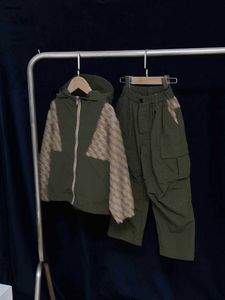 Lüks Bebek Giysileri Ekleme Tasarım Boys Trailtsits fermuarlı çocuklar ceket seti 110-160 cm yeşil iki parçalı set çocuk ceket ve pantolon 24MAR