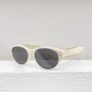 Fashion CH Top-Sonnenbrille Im März 24 CH8038 Tiktok Internet-Promi-Persönlichkeit, vielseitige Damenmode mit Originalverpackung. Richtige Version, hohe Qualität