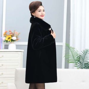 Para mulheres, imitação de pele de vison Haining espessada, roupas de inverno para mães de meia-idade e idosas, casaco de couro de comprimento médio 9193